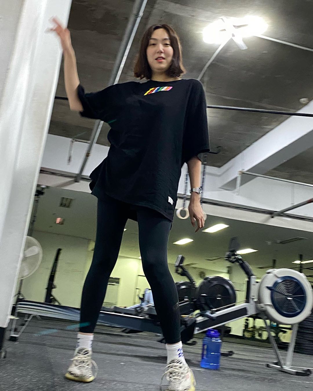 Gagwoman Lee Eunhyeong reveals her routineLee Eunhyeong told his Instagram on the 17th, Thank you for taking a picture when you fold your chin.# Kiyu # NocSal # Just # Tucksal Intention # Diet and posted a picture.Lee Eunhyeong, who is in the public photo, boasts a slender figure. Lee Eunhyeong, wearing leggings, caught the attention of her long legs.Lee Eunhyeong, who does not need a diet, has impressed the body and the ratio of 9th graders.Lee Eunhyeong is appearing with Husband Kang Jae-joon on JTBC entertainment I can not be No. 1.Photo = Lee Eunhyeong Instagram