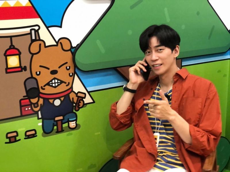 Actor Shin Sung-rok met with his nickname, KakaoTalk dog Character Protho Junction.Shin Sung-rok posted a photo on his Instagram page on July 18.Inside the photo was a picture of Shin Sung-rok on the phone next to the Protho Junction painting; Shin Sung-rok is smiling brightly at the camera.SIMILIAR visuals from Shin Sung-rok and Protho Junction catch the eye.The fans who responded to the photos responded such as It looks really similar, It looks like a brother and It is handsome.delay stock