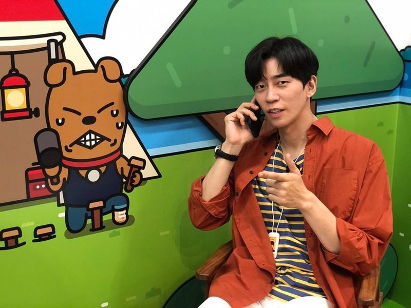 Actor Shin Sung-rok met with his nickname, KakaoTalk dog Character Protho Junction.Shin Sung-rok posted a photo on his Instagram page on July 18.Inside the photo was a picture of Shin Sung-rok on the phone next to the Protho Junction painting; Shin Sung-rok is smiling brightly at the camera.SIMILIAR visuals from Shin Sung-rok and Protho Junction catch the eye.The fans who responded to the photos responded such as It looks really similar, It looks like a brother and It is handsome.delay stock