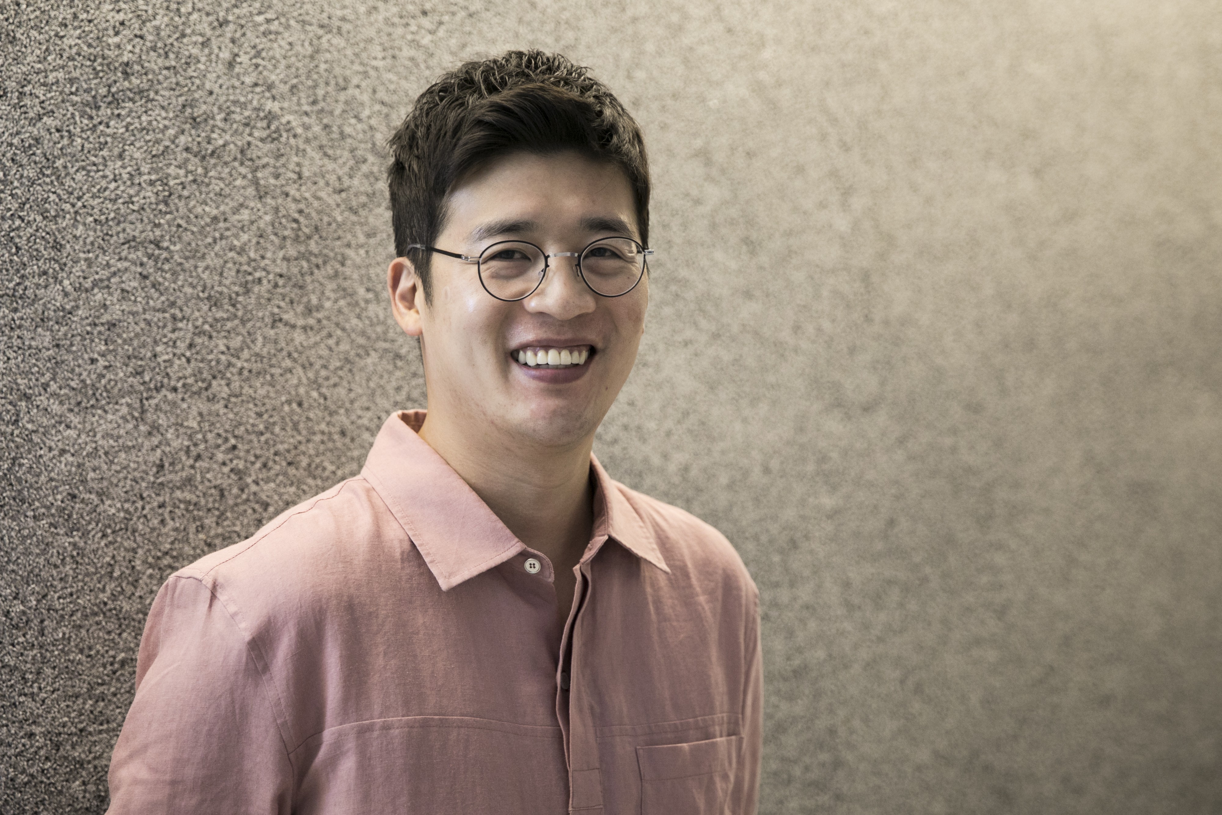 Twogether Jo Hyo-Jin - Ko Min-seok PD Lee Seung-gi Entertainment Jewelry, Ryu Ho Wonseok Jo Hyo-Jin and Ko Min-seok PD, who directed the Netflix OLizynal series Twogether, directly revealed the production of the program from actor Lee Seung-gi to Ryu Ho casting.Netflix OLizynal series Twogether is an eye-cleaning healing travel variety in which Lee Seung-gi, Ryu Ho and two other same-age stars from the language and language travel around Asia.Along with Chemistry, where two Hunan stars meet and build friendship, the beautiful scenery of Indonesias Yumjakarta, Bali, Bangkok, Chiang Mai, Nepals Pocara and Kathmandu were added to the acclaim.After Netflix release, it has become popular as the TOP10 content of today in more than five countries.We were curious about the reaction, but fortunately, Lee Seung-gi Ryu, who joined the TOP10 in 10 countries, loves it so much.I feel good that the celebrities who participated in the event like it, and I am glad that the process was fun and good, but the results are good, he said.In addition, Jo Hyo-Jin PD said, I thought about the start of Twogether, saying, I thought about a trip that people with different cultures and different languages experience in new places.Then I wanted to give purpose to two people who do not speak well than to travel without purpose.So I thought it would be nice if the two of them went into the life of the fans after receiving the application of the fans. Why did you cast Asian stars Lee Seung-gi and Ryu I-ho?Lee Seung-gi was not hesitant to be an entertainment gosu, said Ko Min-seok, a producer at the company. Ryu Iho was interested and asked for an interview, but he thanked me for it.I met her in person and she was good and innocent. Smiles resemble Lee Seung-gi.Lee Seung-gi is male and Ryu Iho boyish, so I cast it without hesitation because it seems that there will be good synergy if the two people are Twogether Lee Seung-gi and Ryu Ho have crossed the barriers of language in Twogether and built friendship.PD Jo Hyo-Jin said the two bromances were much better than expected and less worrying.We have a big framework for how Lee Seung-gi Ryui builds friendships, said Jo Hyo-Jin PD, and the two stories dont translate whether they beckon or sign each other.Ryu Ho should understand the mission, but then the interpreter was attached to it and helped me, he added.I do things that hit and fall out of each other and make comments in the arts, he said. Lee Seung-gi did entertainment for a long time, but I was worried about the language barriers.So I put a lot of missions in the early days. Fortunately, Lee Seung-gi had a good affinity and Ryu worked hard.Later, when we edited it, the two of them became close to each other, and the romance naturally became more prominent.The production team of Twogether was so enamored by Lee Seung-gi and Ryu Iho while filming.He was a boy, and at the critical moment he was a man, and he was not like a boy, he wanted to be a man.The boyish look of Lee Seung-gi, who saw such a look, was also exquisite in the two of them, and the more they saw, the more synergy they had with their charms. Jo Hyo-Jin PD also said, Ryu is learning fast. At first, I can not do anything, I can not do it, I learn quickly.Lee Seung-gi has been doing a lot and has a basic and good performance. Ryu is the first, but I remember learning faster than I thought, so I was surprised at the scene. Ko Min-seok praised Lee Seung-gi as Jewelry and Ryu Ho is a stone. Jo Hyo-Jin PD said, Ryu is not good at it, but he learns quickly.He kept observing Lee Seung-gi. And then he got a lot more to pull out the second half.Lee Seung-gi also seemed to have become close, even thinking about what to do with this friend. (Continues with Interview2)