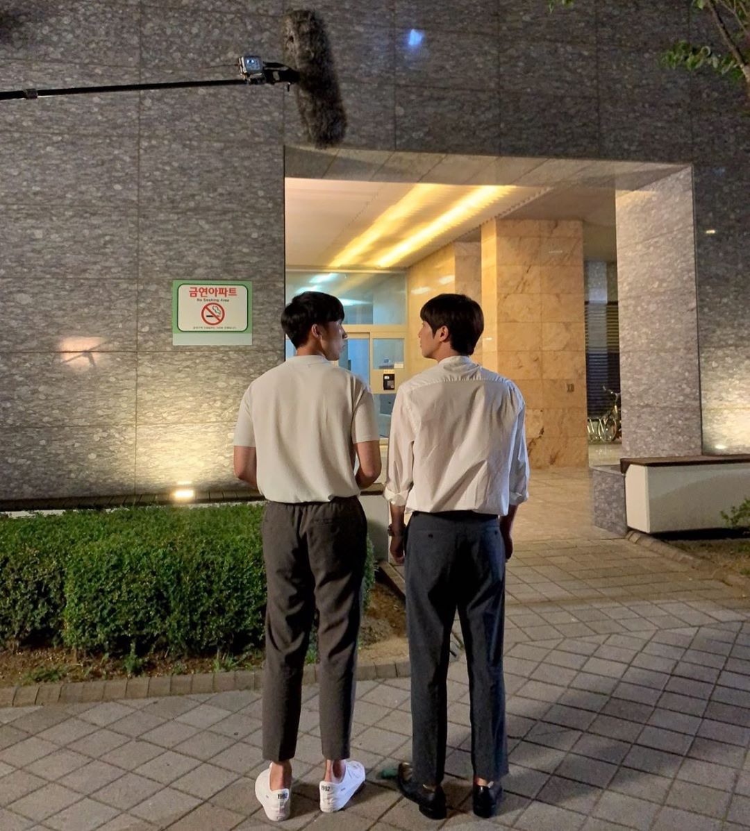 Actor Lee Sang-yeob told the shooting routine.On the 19th, Lee Sang-yeob posted a picture on his instagram with the words HahahahahahahahahahahahahahahahahahahahahahahahahahahahahahahahahahahahahahahahahahahahahahahahahahahahahahahahahahahahahahahahahahahahahahahahahahahahahahaIn the public photos, Lee Sang-yeob is accompanied by Model and Back View standing side by side with Actor Lee.The two are currently appearing on KBS 2TV Weekend drama Ive been to you once.Especially in the drama, Model and Back View, which are similar to each other as brothers, stand out.The netizens responded to the two people, saying, Its like Pat and Matt and Its the best brother chemistry.On the other hand, KBS 2TV Weekend drama Ive Goed Once is broadcast every Saturday and Sunday at 7:55 pm.Photo: Lee Sang-yeob Instagram