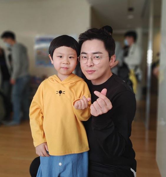 Child actor Kim Joon has released a photo with Actor Jo Jung-suk.Kim Joons mother said on Instagram on the 19th, Jo Jung-sukActor, Kim Joon, Lee Ik Jun, Lee Space, rich chemistry, wise doctor life.Happy moment and I posted a picture with the article.In the public photos, Jo Jung-suk and Kim Joon, who took pictures at the set of TVN Drama Sweet Doctor Life, which was a successful event, were included.In particular, Jo Jung-suk approached Kim Joon affectionately and showed off his rich chemistry with a comical look.Meanwhile Kim Joon was loved in Spicy Doctor Life as the son of Jo Jung-suk (played by Lee Ik-jun) and disassembled much.Jo Jung-suk is expecting wife Spiders birth in AugustPhoto: Kim Joon Instagram