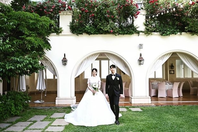 Valerino Yoon Jeon-il has released a Wedding ceremony photo with his wife and actor Bo-mi Kim.On July 21, Yoon Jeon-il posted an article on his instagram saying, Happy today, marriage is better than love.# Marry, but dont spend money on Wedding ceremony, I regret it, I said the day before, he added.In the photo, Bo-mi Kim and Yoon Jeon-il are smiling brightly toward the camera, wearing wedding dresses and tuxedos, respectively.The affectionate appearance of the two people envied the envy of the netizens.The netizens who watched this responded, It is still a memory, and If you were happy, and so on.surge implementation