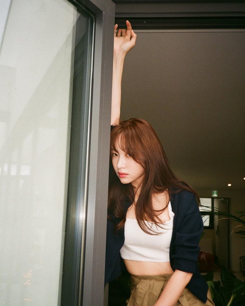 Group EXID Hani has revealed its current status.Hani posted two photos on his Instagram account on July 22.In the open photo, Hani is leaning against the wall and showing off her innocent looks. Hanis natural charm and elegant atmosphere captures Sight.The netizens who watched the photos responded that they were beautiful in the atmosphere and too beautiful.Meanwhile, Hani appeared in the cinematic drama SF8 - White Crows.