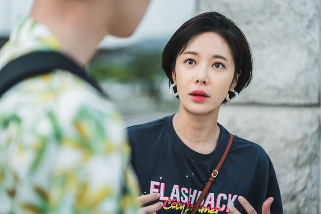 Hwang Jung-eum is the topic of showing off the power of Loko Queen who believes in He is the guy.Hwang Jung-eum turned into a non-marriageist Seo Hyun-joo in KBS2s new Mon-Tue drama He Is He (playplayed by Lee Eun-young, director Choi Yoon-seok, and Lee Ho), and became a Wannabe Woman as he used non-marriage to take on new webtoon business even under pressure from his parents.In addition, even if the situation is difficult, it is full of wonderful things to say without hesitation, and it is receiving favorable reviews from viewers by raising the immersion of the drama with the act of realistic acting.Hwang Jung-eum, who succeeded in transforming various characters regardless of genre such as romantic comedy and authentic melody, attracted viewers with Seo Hyun-joo and high synchro rate from the first appearance.I think I will do anything for my career, but I responded to the boss with a cider bombardment, and in front of an unreasonable situation, I made a statement and boasted the charm of the girl crush.In addition, after mistaking Hwang Ji-woo as gay, he even painted a cute picture of his legs to protect Seo Ji-hoon.Then, Hyun-joo, who declared Non-marriage, expressed the emotional line of Seo Hyun-joo, who struggled alone to protect his relationship with a surprise confession of Park Do-gyeom, such as Hwang Ji-woo, a representative of Sunwoo Pharmaceutical, and his brother.Especially, Hwang Jung-eum and other actors chemistry can not be missed.In the drama, she showed off her friendship with female friends and gained sympathy by drawing realistic worries about marriage and love. She also showed Tikitaka to use Non-marriage from her parents who encourage marriage, and added the fun of the drama by radiating limited chemistry even in the triangular romance situation with Yoon Hyun-min and Seo Ji-hoon.As such, Hwang Jung-eum showed off the character attaching Acting and proved the class of Hwang Jung-eum by completely digesting the strong and confident character who can make a cider statement in front of unreasonable situations.The attention of viewers is getting more focused on the non-marriage story of the past life of the present state in the charm of Hwang Jung-eum.The viewers who waited for the Roco Queen Hwang Jung-eum said, Hwang Jung-eum Acting is watching hard! Does the non-marriage shooter of the present state succeed?!, Hwang Jung-eum has no time to be bored. It is a lot of charm and charm. It has been a long time to live in drama!Hwang Jung-eum is cool this summer,  Character is so nice to work well and has a conviction about marriage!I am looking forward to the next week. On the other hand, KBS2 Mon-Tue drama He Is the Guy, starring Hwang Jung-eum, is broadcast every Monday and Tuesday at 9:30 pm.