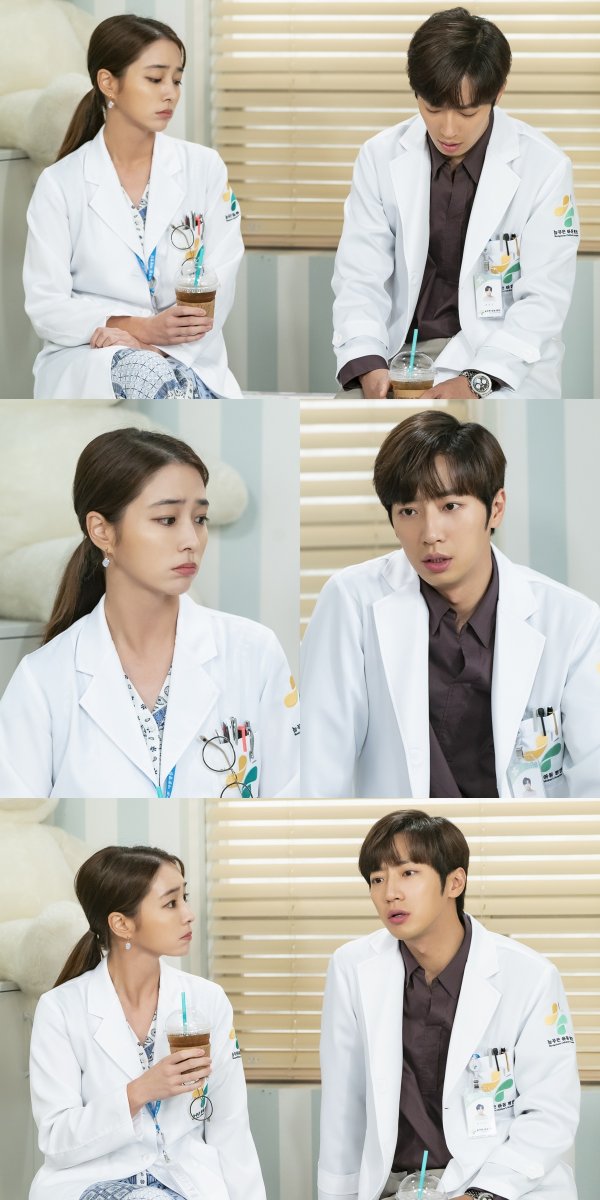 Why are Lee Min-jung and Lee Sang-yeob struggling?On the 25th (Saturday), KBS 2TV Weekend drama I went once (playplay by Yang Hee-seung, An-beauty, and director Lee Jae-sang) 69th and 70th episodes, secret meetings of Lee Min-jung (played by Song Na-hee) and Lee Sang-yeob (played by Yoon Kyu-Jin) are drawn and inspires interest in the home theater.Previously, Song Na-hee (Lee Min-jung), Yoon Kyu-Jin (Lee Sang-yeob), Song Da-hee (Lee Cho-hee) and Yun Jae-Suk (Lee Sang-sang) who continued their secret love affair, faced each others unexpected situation and raised tension.Song Na-hee and Yoon Kyu-Jin witnessed Song Dae-hee and Yun Jae-Suk couple who were affectionately arm-in-arm.So, I am curious about how those who have been caught by each other in the first place will get out of the situation.Among them, Song Na-hee and Yoon Kyu-Jin are caught and curious, including the moments of two people shaking their heads in a devastated way.In the meantime, the figure of Yoon Kyu-Jin, who shines sharply in the eye, raises curiosity.On this day, Yoon Kyu-Jin harasses his brother Yun Jae-Suk in an unexpected way.So, what is the way that Yoon Kyu-Jin thought, and what episode the two people will make the house theater entertaining is increasing.Above all, the two of them chose to divorce for each others happiness, so their interests and surroundings are complicated.I am more looking forward to the broadcast of what choice they will make.KBS 2TV Weekend drama Ive been to the KBS 2TV Weekend drama, which is adding curiosity every time the new conflict pattern will be drawn as Lee Min-jung, Lee Sang-yeob, Lee Cho-hee, and Lee Sang-uis tangled threads are released, will be broadcast 69, 70 times at 7:55 pm on the 25th (Saturday).Photo Offering: Studio Dragon, Bon Factory