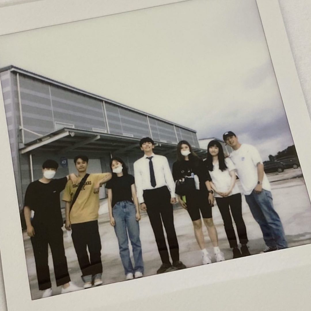 Actor Ji Chang-wook told the latest news of the drama shooting.On the 22nd, Ji Chang-wook posted a picture on his instagram  with the words Last set shot.The photo shows a Polaroid photo taken by Ji Chang-wook and his staff, and Ji Chang-wook, who boasts an amazing proportion with his tall height, stands out.The netizens said, Thank you and I was troubled. He sent a message of support to Ji Chang-wook, who was at the end of the shooting.On the other hand, Ji Chang-wook is appearing in SBS drama Convenience Store Morning Star recently.Photo: Ji Chang-wook Instagram  