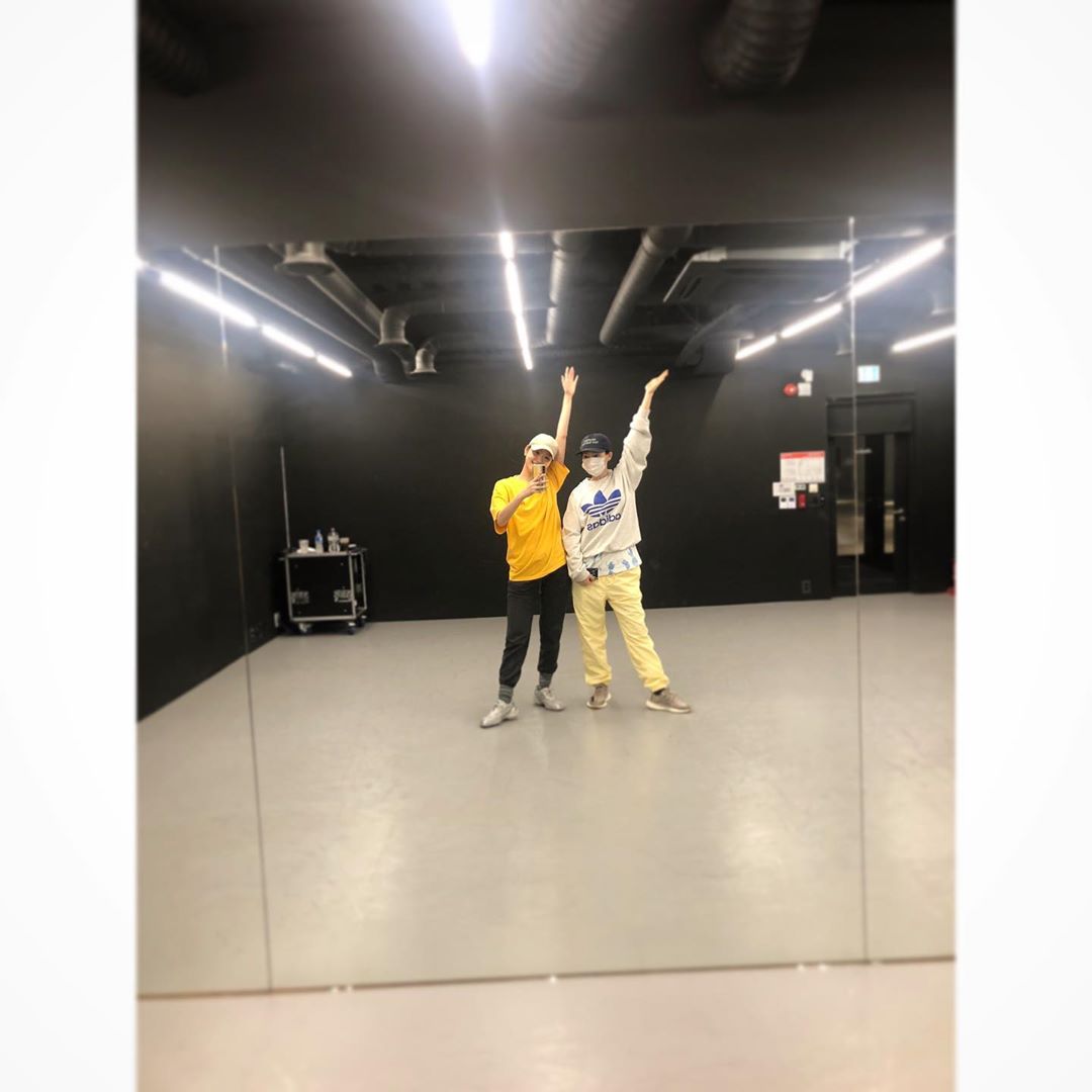 Actor Kim Go-eun shares routineOn Sunday, Kim Go-eun posted a picture on her Instagram with a dancing emoticon.In the public photos, Kim Go-eun and Actor Kim Yongji in comfortable costumes are taking mirror pictures of the two.It is particularly impressive that it was taken at a place presumed to be a choreography practice room.The netizens responded to Kim Go-eun, who said, I want to see and I am practicing dancing!Meanwhile, Kim Go-eun worked with Actor Kim Yongji in the SBS drama The King: The Eternal Monarch which ended in June.Photo: Kim Go-eun Instagram