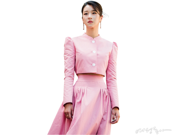 CELEB 이미지