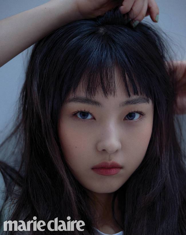 Jeon So-nee understanding about the job of Actor, which I didnt know very well Jeon So-nee reveals shes learning about the job as ActorThe fashion magazine Marie Claire, which features Supernatural beauty by Actor Jeon So-nee, was unveiled on July 24.Jeon So-nee received a favorable response in TVN Drama In the Mood for Love - The Moment When Life Became a Flower (hereinafter referred to as In the Mood for Love), which ended in June, drawing a love of 20s with delicate acting.In this picture, the beauty of Jeon So-nee, which is revealed in the Supernatural mood, captivates the eyes with long hair and intense eyes.In an interview with the photo shoot, Jeon So-nee frankly expressed his thoughts.As for whether the job as Actor had expected, I think Im getting to know this now, and things that I see are changing little by little.I thought of Acting in the past, but I didnt know what this job was like. Im getting to know it a little bit, and I want to know how to make it healthier.I do not know the answer yet, but I do not hurt my thoughts and minds much, and I will do well. He expressed his belief that he would not neglect not only Acting but also inner growth.bak-beauty