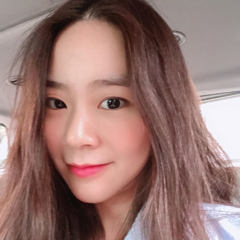 Han Seung-yeon, a former group Kara, boasted fresh beautiful looks.Han Seung-yeon posted a picture on his Instagram on July 24 with an article entitled Im My Birthday. Im Going to Live Insta.Inside the picture is a brightly smiling Han Seung-yeon, whose fresh beautiful looks catch the eye.Han Seung-yeons cute pose, which greets fans in front of the birthday signboards presented by fans in another photo, also stands out.The fans who responded to the photos responded such as Happy Birthday, Sim Kung and It is still beautiful.delay stock