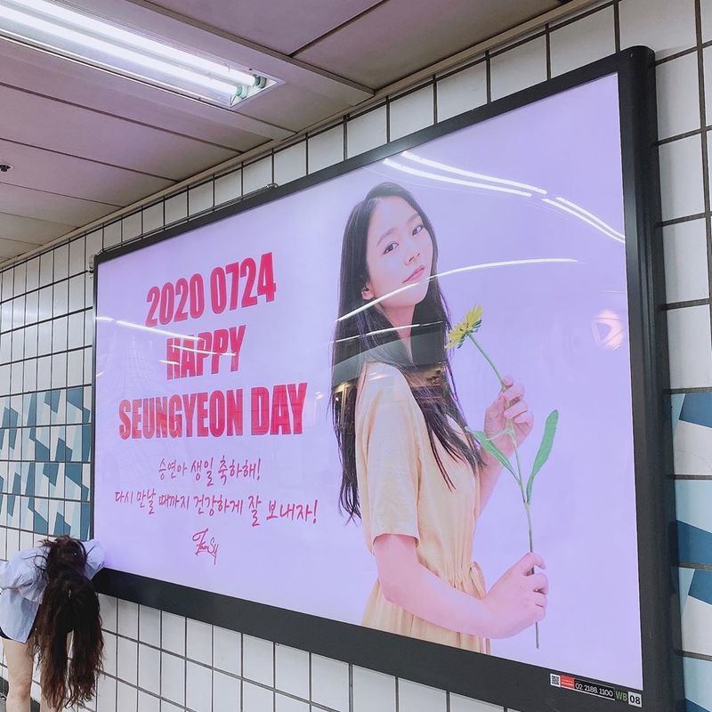 Han Seung-yeon, 33, welcomes a fresh beauty I believe in dolls Han Seung-yeon, a former group Kara, boasted fresh beautiful looks.Han Seung-yeon posted a picture on his Instagram on July 24 with an article entitled Im My Birthday. Im Going to Live Insta.Inside the picture is a brightly smiling Han Seung-yeon, whose fresh beautiful looks catch the eye.Han Seung-yeons cute pose, which greets fans in front of the birthday signboards presented by fans in another photo, also stands out.The fans who responded to the photos responded such as Happy Birthday, Sim Kung and It is still beautiful.delay stock