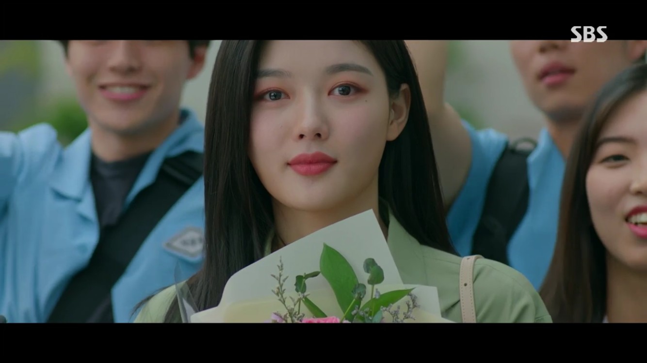 Han Sun-hwa returns to Ji Chang-wook, which Kim Yoo-jung witnessed.On SBSs Convenience Store Morning Star, which was broadcast on the afternoon of the 25th, Han Sun-hwa, a member of Choi Dae-heon, knew the truth of leaving the company and hugged Come back again.Choi Dae-heon, who was told by Kang Ji-wook (Kim Min-gyu) that I like the morning star; do not use it for the demonstration, began to feel subtle checks and jealousy.As Kang Ji-wook was treated as an entertainer, Daehyun took over action by putting foundation on his face.Kang Ji-wooks 25-hour alba experience was successful. From the beginning, high school girls were brought in to form a poetry.I was reminded by the fan. During the break, the morning star said, Why do you give the manager a disgrace? Do you feel the visual complex to our manager?But soon, My manager has a camera jam, and he is an egg in his age.Kang Ji-wook, who ate breakfast and ice cream, said, I do not think you like it very much. However, the morning star did not care about I have passed it completely.Its a lot of distraction, he said, but the morning star didnt care about Ji-wooks words: In the next shoot, Daehyun talked about another giblet, which the head offices PR team didnt like.This is a win-win thing, said Daehyun.It will be more helpful for the local economy and the Convenience store, but the public relations teams manager, Huh Jae-ho, shouted, Lets take a shot. Choi Dae-heon emphasized his position clearly, saying, It is not the junior of the public relations team, but the store owner. So, the star can not stand the anger and says, Is your mouth a sprayer?Ive known since I was panting. Daehyun, who dried the morning star, said, It was good. The morning star mumbled, Its cool, recalling Daehyun.Ji-wook, who was next to him, said, You are more cool.Then one of the children came into the Convenience store. The child, who did not pay for it, found the manager.Then Daehyun came in and sent out the morning stars and Ji Wook, and played with the child and took care of the goods.After hearing that filming had been suspended due to a collision with Choi Dae-heon, Yoo Yeon-ju (Han Sun-hwa Boone) headed to the Convenience store.The performance, which faced Daehyun himself, apologized with the distributor, saying, I heard there was a dismal thing. I apologize instead.Daehyun tried to bow his head together, but the morning star grabbed his neck and did not let him say hello.Why do you bow your head? he nagged Daehyun.Choi Dae-heon, who saw such a morning star, said, The morning star is a little trustworthy of you. The happy morning star liked to call it guard angel and stay next to you.Yoo Yeon-ju, who solved the problem, showed signs of exhaustion by making a telephone conversation. I dont really fit in with me in this neighborhood.There is nothing I like. Kong Bun-hee (Kim Sun-young) and Choi Yong-pil (Lee Byung-joon) sat next to the performance.Bunhee said, Is it a sound to listen? He said, It will look like a poor neighborhood to those who judge what they see as you.But I do not talk like you. I do not have any money. I do not have pride. I throw a frog without thinking. When Choi Dae-heon revealed his interest, the morning star said, I will look at the black notice.I can not do it now, and someday it will be a situation.  To become a Convenience store manager, I have to be a high school graduate. Daehyun remembered the words of the past star, saying, You are a dream florist. The surprised star said, How did you know? But today, my dream changed because of the tremendousness.I want to be as cool as the manager, he explained.In the words of Daehyun, The secret that only the child and I know, the morning star said, It is the most wonderful secret in the world.Michael, I was getting better and better in this place, the Convenience store, and I thought I was the person I needed.I am determined today, he said to Daehyun. I am the best at the manager. Kang Ji-wook, who was outside the window, said, That look comes only to the manager.Choi Dae-heon and Kang Ji-wook had a nervous battle to go home first to leave the two in the Convenience store. But the morning star said, Are you saying there are both?Then there are two. I have to get some snow. Jeong Sae-byeol went to see her sister Eun-byeols Showcase, but she couldnt see the stage in a trembling mind, and later she faced the video and was soaked in extraordinary emotion.The morning star could not take his eyes off his brother and was excited by the cheering.The star, who slipped and fell on the showcase stage, made a strong impression with Coffy Tuhon and emerged as an SNS star.The sisters were thrilled by the phone, and the morning star revealed her temperament, saying, Why do you fall? Is Coppy okay?I was so immune that I woke up again, he said. I was so hit by my sister that I did not have to do that.Im sorry to bother you. Do you know how much I wanted to say this? Just hang in there.Ill give you a boost, he asserted.Now it is a silver star that seemed to walk only on the flower path, but the pictures of the past days have caught my ankle.The traffic lights that were hit by the morning stars were stored in pictures of silver stars that could cause Iljin controversy. The traffic lights threatened to say, Five to five, did not you forget?He also asked him to arrange a meeting with Kang Ji-wook. So he asked Ji-wook, Please help me once.Jung Eun-byeol, who met Kang Ji-wook, said, You should not disclose the pictures they took. I did not do anything bad. I did not have parents.Ji-wook, who recalled the face of the morning star, met with the silver star and the bad seniors, and asked him to keep the promise to the silver star.Ji-wook told Eun-hee, I do not want to get close to those people. Eun-hee thanked him and said, Please keep it secret from my sister.I really die if I know that I called my brother. Ji-wook was a brother by touching his friends brothers shoulder, but the traffic lights were taken in the photo.She came to the Convenience store to meet her sister, and she laughed happily, but she showed her picture to her sister and cried, What do you do?The morning star was frustrated, but said, Send the picture to me. Choi Dae-heon congratulated the younger brothers debut and made a chocolate pie cake himself.Daehyun also made a place for the morning star to study. Daehyun said, I study to make you study.The impressed morning star embraced Daehyun, but Daehyun pushed the morning star away, then hugged again and said, I tried to hug you first.Kang Ji-wooks publicity effect was great: Shin Sung-sik, developed in Choi Dae-heons Convenience store, was popular and invited; the head office was also pleased with the effect.When I go out, I pretend to be cool, I still pretend to be cool, said Bae, who liked this phenomenon.Yoo Yeon-ju, who felt strange, recalled Daehyun saying, I think this is the right thing to do with his resignation and went through the filing cabinet.The performance was confirmed by Choi Dae-heon, the person in charge of the Voice Phishing Prevention Campaign, which was handled by himself but was overshadowed by cooperation with the police.When asked about the facts, he said, Chairman Cho Seung-joon (Chairman Do Sang-woo) told me not to tell you, please make confidentiality. I know what kind of personality Choi Dae-heon is.Choi Dae-heon said, My condition was to keep it secret.Yoo Yeon-ju, who ran straight to the Convenience store, confronted Daehyun and said, Why didnt you tell me? Why did you lie?Im sorry, Mr. Daehyun, Ill put it all back. The star embraced Daehyun.
