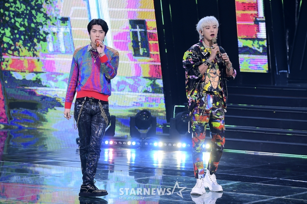 The group EXO-SC is performing a wonderful stage at the 26th Dream Concert CONNECT:D, which was broadcast live on Non-Contact online on the 25th. This concert is performed by EXO-SC, Red Velvet, Irene & Siggi, Oh My Girl, Astro, South Club, Golden Child, Kim Jae Hwan, The group included S, CIX and Cravity./ Photos