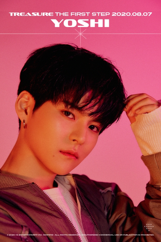 The first personal poster of 12 members of YG rookie Treasure (TREASURE) is all getting hot attention from global fans as they take off their veils.YG Entertainment posted Sabah Homasi, Asahi, Bang Ye-dam, Yoshi, Yoon Jae Hyuk and Do Youngs Intro Poster on the official blog on the 25th.Following the six people (Choi Hyun-seok, Jun-gyu, So Jeong-hwan, Ji Hoon, Haruto and Park Jung-woo), which were introduced earlier, the visual puzzle of the Treasure complete body was all set.The members of the Poster caught their attention with their intense eyes and unremarkable relaxation.From the beauty of the flower to the charismatic expression that seemed to tear the comics under the colorful color lighting, the differentiated charm of each member raised the expectation of the Treasure complete debut.In addition, the phrases (THE FIRST STEP) and 2020.08.07, which means the first step of Treasure, were engraved on the members names, and the jewels were added to the shiny design, making them realize the debut that came to their noses.YG recently announced the start of a large project through the Treasure debut concept teaser video.This video, which is linked to Treasures identity as the motif of innovative events that contributed to human development, is the determination of Treasure to take the first step toward the global market.With the narration This one step will change everything (this first step will shake everything), the symbolic message that spreads the light of 12 members and covers the huge earth was named the so-called Treasure Effect.Treasure is a group of male newcomers that YG announces in about four years after Black Pink.The average age is 19 years old, and it is attracting attention as a talented person who combines vocals and dance skills as well as perfect visual and production skills.They have been communicating with global fans with various video contents such as Treasure Map, 3 Minute Treasure and Dance Performance.Treasures YouTube channel subscribers are now about 1.3 million, with cumulative views exceeding 100 million views.Treasure, which is considered to be the best newest player in K-pop in 2020, is still covered with a lot of music and performance to attract fans, but YG is a large-scale project that aims and announces the global market.