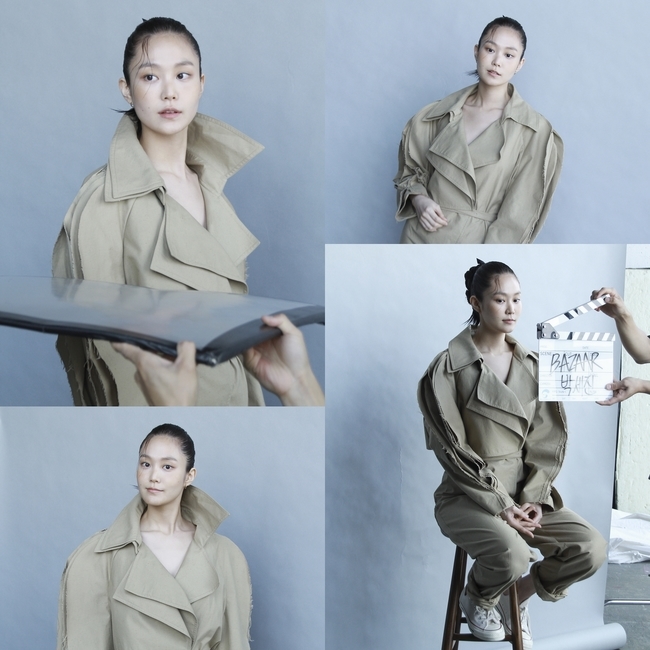 No problem with all-white hair Night and more photos, UNIQ charm Actor Night and more photos have released UNIQ charmOn July 28, Minha released a behind-the-scenes cut of the pictures and shooting scenes of Night and More photos with the August issue of the fashion magazine Harpers Bazaar.Night and more photos, selected as Bazaar 24 Loved by Bazaar, which was the first issue, showed UNIQ charm in this picture.In addition, Night and more photos in the behind-the-scenes photos caught the eye with a small face and harmonious features even in the all-back hairstyle that anyone can not digest, and stylishly digested the beige tone jumpsuit costume with the perfect appearance of a supermodel.In addition, she is making her chic and girlish atmosphere stand out with natural pose and gaze treatment.bak-beauty