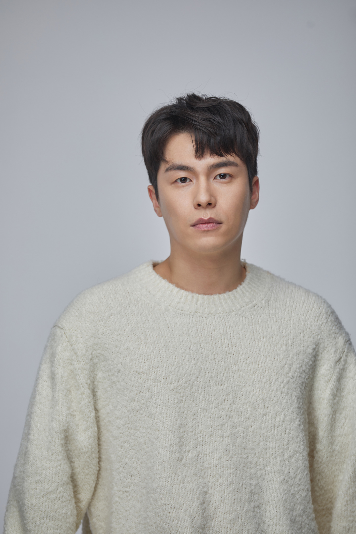 Seoul = = Actor Lee Jae-won has confirmed his appearance on Record of Youth.Lee Jae-won has confirmed her appearance on TVNs new monthly drama Record of Youth (playplayplay by Ha Myung-hee/director Ahn Gil-ho), said CJS Entertainment, a subsidiary company, on the 29th.Record of Youth draws the growth Record of Youth who try to achieve dreams and love without despairing on the wall of reality.Ahn Gil-ho PD, who showed the power of detailed and delicate directing through Secret Forest and Memories of Alhambra Palace, and Ha Myung-hee, who melts realistic eyes to warm and emotional stories such as Doctors and Love Temperature,Lee Jae-won will show the chemistry between the disassembled brothers with his brother-in-law, Sa Hye-joon (Park Bo-gum), who is a model in the play and dreams of acting.Sa Kyung-joon is a son who has not missed the first place since he was a child. He feels a great sense of responsibility as his eldest son, but he is a poisonous personality for his younger brother.The brother of two people, Kimi, as well as the eldest son of the family of Sa, is expected to revitalize the drama.Lee Jae-won has made a realistic picture of a wonderful working daddy growing up through SBS drama VIP, and transformed into a passionate living lawyer in TVN Drama Stage 2020 - There is a tooth, giving laughter and impression to the room with a tight reality acting.Meanwhile, Record of Youth will be broadcasted at 9 pm on September 7th.