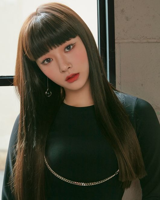 Girl group GWSN (GWSN) Anne made an exclusive appearance as World Banks public relations model.On the 29th, Music label Miles (MILES) said, GWSN has been selected as World Bank public relations model for the second consecutive year, and member Anne has been the sole protagonist in this public relations video.The video is expected to bring empathy to my mother, who handed the bankbook she deposited to her independent daughter in commemoration of her daughters first day, and her daughter will always share the image of World Bank with her customers through the scene of her first mobile banking.In addition, Anne in the video captures the eye with natural acting and clean image expressing the first day of love, first passing, first independence from the appearance of wearing uniform.Meanwhile, the girl group GWSN, which Anne belongs to, has successfully completed its fourth EP album The Keys released in April, and has recently been actively engaged in various activities, including member democracy being selected as the lead role of the web drama Color Prison, and Anne appearing as the sole protagonist of World Bank public relations videos.Miles