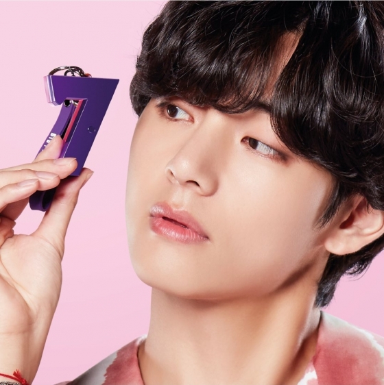 BTS (BTS) V thrilled fans with sweet visuals like Ice cream.Baskin Robbins Korea unveiled its new collaboration product Yoon Bora with BTS, which is active as a model on the 29th.Among the members sitting around the poster Ice cream, the side of the V is like a sculpture.V boasts a high nose and a sleek jaw line, and looks at Ice cream with a spoon, which is adorable.V, who likes strawberry flavor to the extent that it is nicknamed strawberry prince, is wearing a fresh shirt reminiscent of strawberry flavor Ice cream, and it is evaluated as well as advertising.Like the new products name, Yoon Bora, Vs purple sneakers also made a big headline.The purple sneakers of V, which are contrasted with white pants, are suitable for the product name and are praised by fans as the V-down choice of the founder.In fact, Vs position is a hot topic from head to toe, and it is enough to say, If Ice cream becomes a person, it will be V.Ice cream Yoon Bora, which was created in collaboration with BTS, is expected to be a special collaboration for V from the name.Purple, which can be easily found in cities where BTS advertisements, collaborations and tour performances are going, has a strong relationship with BTS with Vs remarks.At the fan meeting site in 2016, V saw the purple light filled the audience and presented the word borrow with the sincerity that I want Ami and BTS to trust each other for a long time like the last index of rainbow purple.Since then, Borahae and purple have become expressions of deep friendship, love and gratitude to replace I love you in fandom, and have also appeared in many advertisements and collaboration products.When BTS visited the iconic building Empire State Building in New York, USA, it also welcomed the visit with purple lighting and gave birth to a big topic.