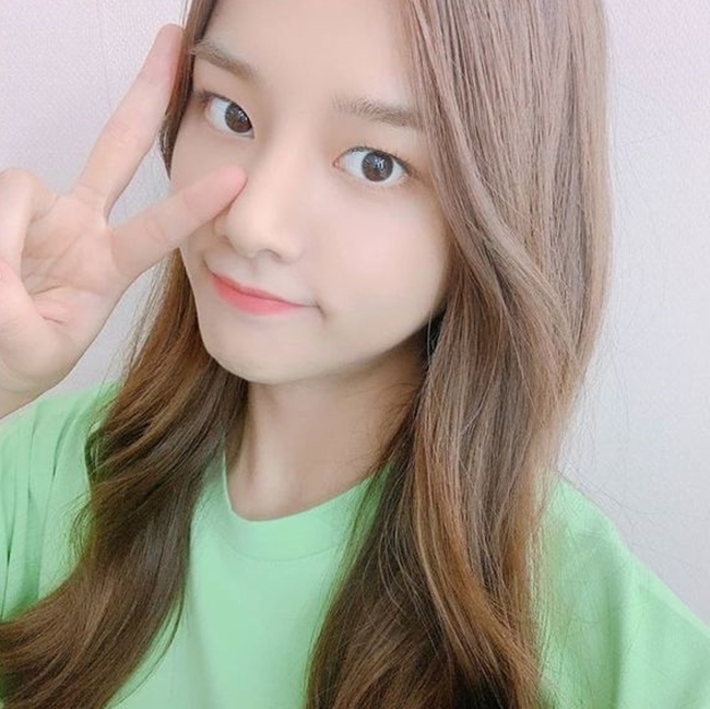 Ahn Sol-bin encourages Convenience store morning star Should catch the premièreGroup LABOUM member Ahn Sol-bin shared a picture and video on July 31 with the phrase The head office fairy bin Convenience store morning star is still at 10 pm Should catch the premiere on the official Instagram.In the photo, Ahn Sol-bin is doing a V.In the video, Convenience store morning star was Should catch the premiere and showed off beautiful looks