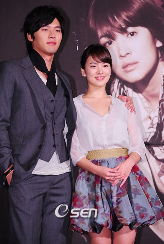 Actor Hyun Bin and Song Hye-kyo are struggling with rumors from China. Rumors of a re-establishment are emerging and their agency is also saying that it is embarrassing.The two sides firmly drew a line of unfounded to prevent further rumors.Recently, rumors spread through Chinas SNS that Hyun Bin and Song Hye-kyo are dating again.A netizen has released a photo claiming the pair, believed to be Hyun Bin and Song Hye-kyo, walked with their dog during the night.Since then, the entertainment channel of Chinas portal site Wang Yi has been re-examined by the news of the re-interaction of Hyun Bin and Song Hye-kyo based on SNS rumors.The channel posted a picture and wrote, The reunion of Hyun Bin and Song Hye-kyo has been proven.As the rumor spread rapidly, both Hyun Bin and Song Hye-kyo immediately refuted.The Chinese media report on Hyun Bin and Song Hye-kyo is not true at all, said a VAST Entertainment official at Hyun Bins agency. The photographs and contents are not true at all,The official also strongly denied, emphasizing, I do not know how such rumors have occurred, but it is never true.It was a measure to prevent further rumors from spreading with a clear announcement.Moreover, the current report is ridiculous because Hyun Bin is filming the movie Negotiation (director Lim Soon-rye) in Jordan.So did Song Hye-kyo, whose agency said, Its not a day or two before China media publishes articles randomly.China media have been continuing to imagine it, he said.In the end, the reuniting of the Chinese coins of Hyun Bin and Song Hye-kyo was concluded as an absurd rumor without grounds.In the meantime, there have been frequent reports of enthusiasm in China SNS and entertainment media as well as Hyun Bin and Song Hye-kyo, so it is not worth responding more.The agency also said, It is absurd.Hyun Bin and Song Hye-kyo developed into real lovers in 2008 when they met in the drama The World They Live in.The two men admitted to the devotees report at the time and made public love, but announced their breakup in 2011.DB