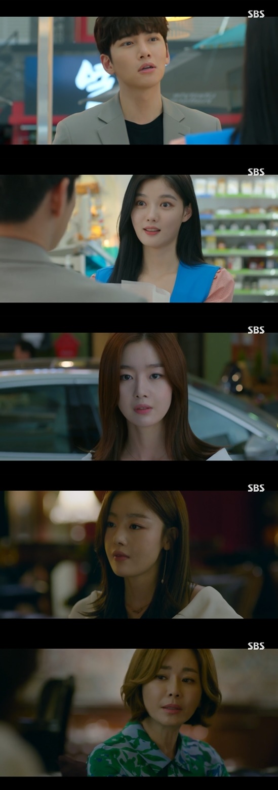 Convenience store morning star Han Sun-hwa declares Ji Chang-wook back to Kyeon Mi-ri In the 14th episode of SBS gilt drama Convenience store morning star broadcasted on the 1st, Choi Dae-hee (Ji Chang-wook) asked Jeong Sae-byeol (Kim Yoo-jung) for a Convenience store.On the day, Han Sun-hwa said: I didnt know when I was next to him, I thought he was such a brilliant man.So Im going back, he said, heading to Choi Dae-heons Convenience store.However, Choi Dae-heon was handing flowers to the star, and the flexible star who saw it went back.The star asked Choi Dae-hee, Why do you suddenly give me flowers? And Choi Dae-hee said, Its a test test. Three days left.I ask for Convenience store while I go to work. Choi Dae-hee then approached Jeong Sae-sung, saying, It is different for me to give flowers in fact. But then Choi Dae-soon (Kim Ji-hyun) appeared.Meanwhile, Yoo Yeon-ju declared to her mother Kim Hye-ja (Kyeon Mi-ri) that she would get me Dae-hyun back./ Photo = SBS broadcast screen
