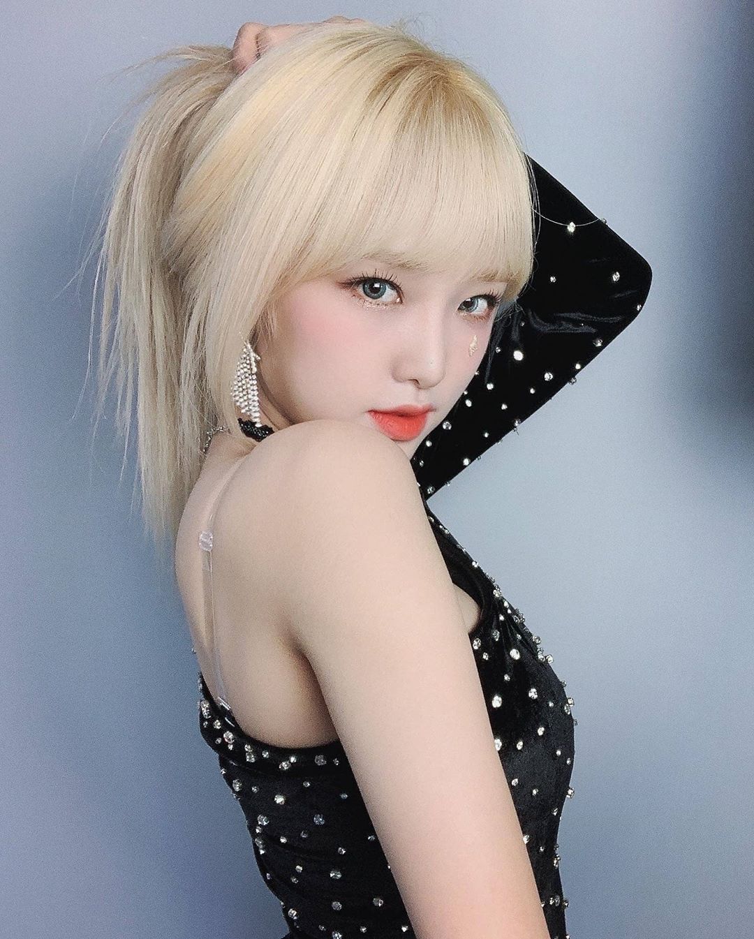 Jena of group IZ*ONE reported on the latest.On the 2nd, IZ*ONE official Instagram posted several photos with heart emoticons.In the photo, Jena, who has blonde hair, poses in various poses. The intense eyes that stare at the camera are impressive.The netizens did not hide their admiration, saying, Oh my god and It is so beautiful.On the other hand, Jenas group IZ*ONE has recently successfully completed its fantastic fairy tale activities.Photo: IZ*ONE Official Instagram