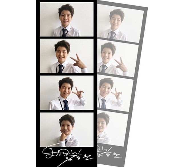 A cute photo of Jung Dong-won has been released.On August 4, the official Instagram of TV Chosun Mr. Trott posted a picture with the article Do not you hear the puffy sound in the photo?The photo shows Jung Dong-won wearing a shirt and Tie. The image of Jung Dong-won, who grew up in the storm for months, smiles.