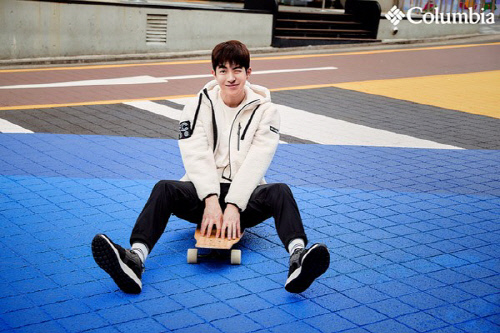 Outdoor Research Sports brand Columbias exclusive model Nam Joo-hyuk has unveiled a 2020 autumn season pictorial.This picture was conducted under the concept of Fall in Fleece and Fleece, and it depicts Nam Joo-hyuk enjoying autumn across the city and nature, wearing a fly-based dress, riding a bicycle and skateboard or camping.Nam Joo-hyuk attracted attention by digesting various designs and colored Outdoor Research look from casual hooded fleece to self-made jacket with unique color scheme with its own Feelings.Meanwhile, Nam Joo-hyuk will appear in the Netflix original series Health Teacher Ahn Eun-young and tvNs new drama Start Up in the second half of this year.