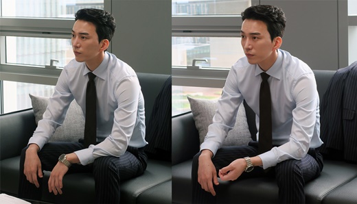 SteelSeries featuring SBS Convenience store morning star Do Sang-woo was released.Do Sang-woo, who has been saddened by the people who have long loved one person in the SBS gilt drama Convenience store Morning Star (playplay by Son Geun-joo, director Lee Myung-woo), is looking at someone with a cold eye this time.Do Sang-woo, who is active as director of Convenience store headquarters in the play, is taking off his outerwear and looking at his opponent with a reminded expression.His bitter but sharp expression conveys a cool atmosphere with firmness.Meanwhile, SBS Convenience store morning star is broadcast every Friday and Saturday at 10 oclock in the middle of the rising curiosity and expectation of the broadcast tonight because it is SteelSeries which was released in the situation that only two times are left.