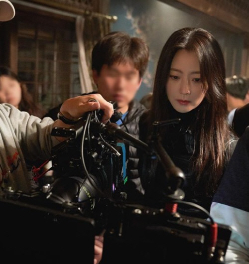 He posted a photo of the shooting scene on his SNS on the 12th with the phrase Alice, August 28 at 10:00, SBS.In the photo, Kim Hee-sun monitors his acting through the screen mounted on the camera.The appearance of playful and playful in the entertainment show boasts of witty dedication, and it feels serious and charismatic.The fans who saw this are also responding, I am looking forward to what role you are playing in the Drama.Meanwhile, Kim Hee-sun will play two roles in the SBS Drama Alice (playplayplayed by Kim Gyu-won, Kang Cheol-gyu, Kim Ga-young, and director Baek Soo-chan), which is scheduled to air on the 28th.He plays the Physicist Yoon Tae-yi, who holds the secret of time travel, and the future scientist Park Sun-young, who built the time travel system, and plays two Characters living in a completely different time and space.Alice is receiving much attention from the public as news of Kim Hee-suns appearance as a box office guarantee check is announced.