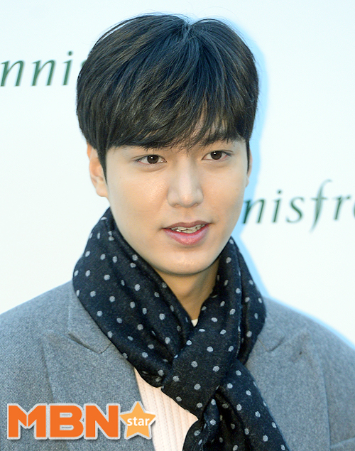 Actor Lee Min-ho hints at legal response to flammersLee Min-hos Legal Representative Law firm RIU Hotels said on its website on Wednesday that the monitoring of illegal posts (malicious writing, hereinafter referred to as Flaming) such as Indiscreet personal attacks on MYM Entertainments Actor Lee Min-ho, sexual harassment, dissemination of false facts, and malicious rumors. I said.We are doing basic work to collect Flamings information, recommend and request for deletion, build flamer data and file a Detective complaint against the parties confirmed on the Internet, he added.I also asked for a lot of reports because I am building a flammer list by collecting illegal cases among the reports received by the MYM by the following mail.Meanwhile, Lee Min-ho appeared on SBS weekend Drama Ducking: The Monarch of Eternity, which ended in June.The law firm RIU Hotels is monitoring illegal posts (malicious writing, hereinafter Flaming) such as Indiscrete human attacks on MYM Entertainments Actor Lee Min-ho, sexual harassment, dissemination of false facts, and malicious rumors.We are doing basic work of flaming, recommendation and request for deletion, flamer data construction and detective complaint for the parties confirmed on the Internet such as Dish Inside, cafe, blog, etc., and we are also collecting illegal cases among the reports received by MYM, and we are building a flamer list.