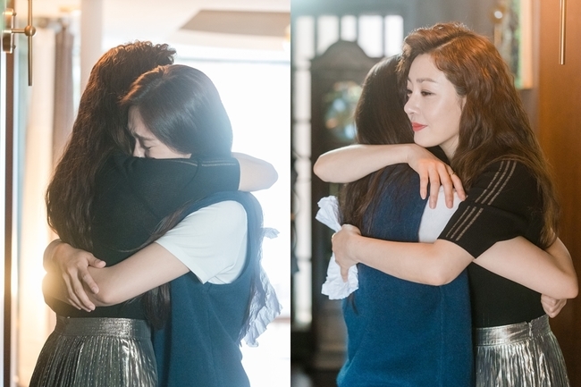 A hot hug of Kim Hye-joon and Oh Na-ra was captured.With the MBC tree drama Do (playplayplay by Choi Kyung/director Jin Chang-gyu) leaving only two times to the end, the unpredictable development is creating tension until the end.The story of Do began with Inho (Nam Moon-chul), a painter with tens of billions of fortunes, bringing his family home ahead of the release of his will.Among the family members invited by the artist were the painters only daughter, Shinna (Kim Hye-joon), and Wisdom (Oh Na-ra), the mother of Shinna and the painters inner daughter 20 years ago.The two men at the mansion had gone through many things: they had passed the nearly brilliant crisis several times, and Wisdom was investigated by police as one of the five sleeping pills that drove the painter to death.Especially in the last 5 episodes of the ending, it was shocked to find that the light that most actively explored the death of the painter had secrets related to the death of the painter.On August 12, the production team of Do unveiled a still cut with a hot embrace of wisdom and shine ahead of the 7th broadcast.The light and wisdom in the public photos hold each other. The tears are visible in the face of the light, and wisdom is giving such a light.The atmosphere that is completely different from the light that usually takes wisdom and the wisdom that seemed to be immature attracts attention.emigration site