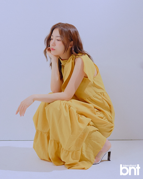 A picture of Ryu Hwa-young has been released.Actor Ryu Hwa-young, who presents various activities from comical Acting to girl crush role, recently performed bnt and pictorial.In an interview conducted after the filming, Ryu Hwa-young said, I am spending a lot of time on my own development by opening paintings and exhibitions.He said that his twin sister Ryu Hyo-young is also working as an actor and walking the same way, I want to hear advice, but I am not a sister.I am like Friend, but I have my own time and I am studying for Acting. The advantages of idol activity were vivid presence and glamorous charm, said Ryu Hwa-young, and Actor has no such thing, but it feels touching.Idol experience helps us do Actor activities, and we envy our fellow Actors because we dont have the fear of cameras, he added.She chose JTBCs Youth Age as her most memorable role, and she said, It is the most similar role to me.Im a horror, he said, when asked about the genre he wanted to challenge. He said he wanted to do movies like Door Rock and Hide and Seek.Its a fate for women, and they eat what they want to eat a day, said Ryu Hwa-young, a dieter.Im going to be good for Father, she said when she asked her how to use her skin, which was clean and untidy.Ryu Hwa-young also revealed his daily routine: I stay home, I watch movies or I spend time at home with friends.She was named as a close colleague, and asked, I am a friend for 10 years with Sungjong. It is a friend who is always with me when I am tired or happy.Lee Yoo-ri is a role model in my life, and I am a hard person. When I see my sisters marriage, I feel like I want to get married soon.Its a couple of caring couples who admit it.I want to get married and appear on TV Chosuns Taste of Wife, said Ryu Hwa-young, and it seems like a good program that keeps the couple more tight.I like a man like Father, he said of his ideal, and I like people who point out their mistakes and hold them with love.When asked if slump had ever come, he said, If you go through bad events, you will continue to slum, but when you do not do anything wrong, you will see slums when you are in the top spot in real-time search.emigration site