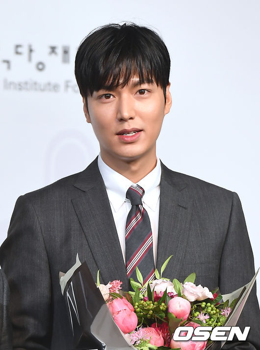 Actor Lee Min-ho has announced legal action against the flammers.Law Firm RIU Hotels said on its official website on Wednesday that it is preparing legal action against illegal posts related to Lee Min-ho.We are monitoring illegal posts (malicious writing, hereinafter Flaming) such as Indiscriminate personal attacks, sexual harassment, dissemination of false facts, and malicious rumors on Actor Lee Min-ho, a member of MYM Entertainment.We are doing the basic tasks of flamings collection, recommendation and request for deletion, flamer data construction and Detective complaint to the parties identified on the Internet, such as dish inside, cafe, blog, etc., and we are also collecting illegal cases among the reports received by MYM and building a flamer list, so we would like to report a lot of information.Next up is the Office Announcement Specialist for law firm RIU HotelsLaw Firm RIU Hotels is monitoring illegal posts (malicious writing, hereinafter Flaming) such as Indiscrete personal attacks, sexual harassment, dissemination of false facts, and malicious rumors about MYM Entertainments Actor Lee Min-ho.We are doing basic work of flaming, recommendation and request for deletion, flamer data construction and detective complaint for the parties confirmed on the Internet such as Dish Inside, cafe, blog, etc., and we are also collecting illegal cases among the reports received by MYM, and we are building a flamer list.