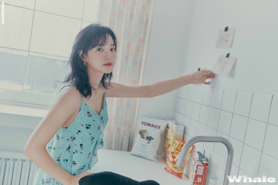 Sejeong released a new song Whale official photo.Sejeong released the first official photo of its first digital single Whale (Whale) through the official SNS channel of Jellyfish at midnight on the 12th.It reminds me of a page in Fairytale and maximizes the mysterious atmosphere, stimulating the expectation of new music sources infinity.In the open photo, Sejeong showed off a watery visual that seemed to have just popped out of a Fairytale book with a background of various moods.Then, the shadow of the pink whale and the gesture of Sejeong are combined to complete a fantastic aura and get a hot response.In addition, Sejeongs styling changes are noticeable.The comfortable costume with flower printing, neat makeup, and short hairstyle have made the charm of Sejeong, and the curiosity about other versions of official photo to be released in the future is also amplifying.Sejeong, who proved his presence as an artist by enthralling not only listeners but also critics with comfort and empathy after releasing his first mini album Flower in March, will announce the release of his own song Whale on the 10th and will give fans another healing.On the other hand, Sejeongs new song Whale will be released on various music sites at 6 pm on the 17th.Photo: Jellyfish Entertainment