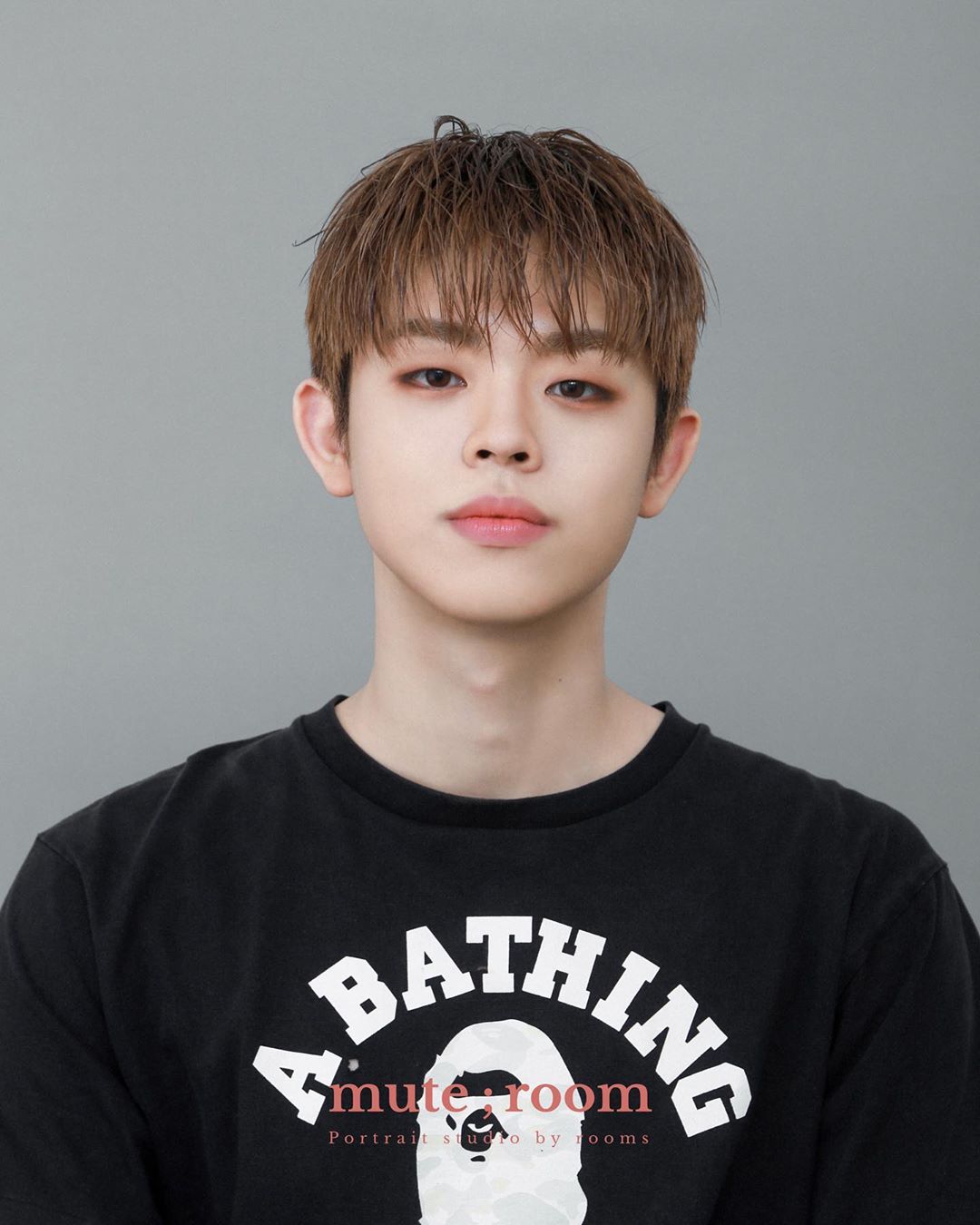 Kim Gus son Rapper MC Gree caught his eye with a warm look.MC Gree posted a picture on his Instagram on the 11th.In the open photo, MC Gree boasts a warm visual with a wet head and deep eyes.MC Gree said, I took a photo of the proof while shooting, so I took it for fun, but I can not believe the proof photo. I will come with good news next week anyway.Im a big fan of everything, he added.Many of the netizens were impressed by too handsome and Idol is like a big hit.Meanwhile, MC Gree runs the YouTube channel MC Gree Gura with his father Kim Gu.Photo = MC Gree Instagram