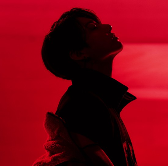 Group BTS Jungkook flaunted Luxury visualsOn the 11th, Fila official Twitter released a new picture of Jungkook with the article New me, new perspective and other new feeling Go Beyond and over.Jungkook showed a deadly side-by-side silhouette in the intense background of Red, especially with a sharp nose and a statue-like side with a sleek jaw line.In the black and white cut, the chic eyes and dreamy aura were simultaneously emitted, stirring up The Earrings of Madame de...Jungkooks unique handsomeness showed off the appearance of a handsome man and completed a perfect picture.Meanwhile, Group BTS will award the 2020 Van Fleet Award (2020 Van Fleet Award).The Korea Society, a nonprofit organization to promote understanding and cooperation between Korea and the United States, announced the Van Fleet Award of the Year, including BTS, on the official website of United States of America (hereinafter referred to as the Van Fleet Award).This year, all Korean War Veterans Memorial warriors from the United States of America, who were Korean War Veterans Memorial in the Korean War, and the Korea Chamber of Commerce (KCCI) receive the Van Fleet Award with BTS.The Van Fleet Award was the James Van Fleet, who was the commander of the United States of Americas 8th Army during the Korean War Veterans Memorial.Van Fleet) is a prize established by the Korea Society in 1992 in honor of General General and is given to individuals or organizations that have contributed to the understanding, cooperation and friendship between Korea and the United States.BTS has been selected as the Van Fleet Award Award for its contribution to the development of Korea-US relations, bringing hot air around the world through music and messages.