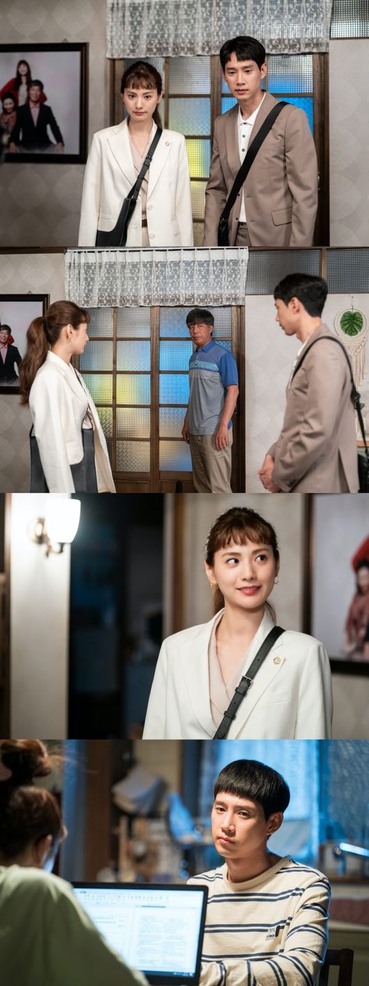 The embarrassing but sweeter version of Cha Shi Biao Nana and Park Sung-hoon will be revealed.On the other hand, a cute and affectionate house on the one hand of former Sarah (Nana) and Seo Gong-myeong (Park Sung-hoon) was released in the 13th episode of Chu Shi Biao (playplayed by Moon Hyun-kyung and directed by Hwang Seung-ki Choi Yeon-soo) without the KBS 2TV tree drama Ha-ra Employment broadcast on the 12th.Sarah, who was worried about the sad resonant memory of his brother who left the world, broke into the house of the resonant.The old Sarah and the old man lay down side by side, eating rice together, and their own house, which had become more affluent beyond Alcondal beans, ended earlier than expected.The old Sarah was in the house of Surgeon, and the old Sarahs parents were caught.But in the words of Sarah, who could not leave the name alone, Sarah and Seogong were eventually living in the house of Sarah with his parents.They could still be together, but they were not alone, but with the father of Sarah, Koo Young-tae (An Gil-gang), and Sarahs mother Kim Sam-sook (Jang Hye-jin).I am happy to look at it, but on the other hand, the two people who are forced to be embarrassed have begun to live.Meanwhile, the production team of the Chu Shi Biao released a picture of the old Sarah and the old Gongmyeong, who left the house of the old Sarah side by side.Sarahs Father Koo Young-tae, who looks at her daughter and daughters boyfriend with uncomfortable sharp eyes.Unlike the embarrassing serpent, Sarah is still proud of her own self-esteem, and Sarahs sweet eyes look at the serpent, creating a smile.The old Sarah and the Sword, who are spending a good time avoiding their parents eyes, are also seen in the public eye, and they sit at the kitchen table of Sarahs house late at night.I feel the affection for Sarah in the expression of the West Gear, which is more comfortable and warmer than when I am alone at home.It would be a warm comfort to live in the old Sarahs house, for the soiree who has always lived alone since her mother died after breaking her relationship with her father, Cho Myeong-deok (the guide).I would like to ask for your interest and affection for the cohabitation of Sarah and her parents, who are embarrassed but also sweet, and so cute and lovely. The 14th episode of Chu Shi Biao will be broadcast today (13th) at 9:30 pm without Emplification.Celltrion Entertainment Provides Frame Media