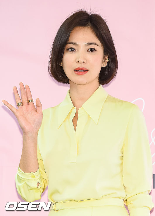 Actor Song Hye-kyo donated a large signboard to Professor Seo Kyung-duk and the village of Japan Utoro for the 75th anniversary of liberation.Song Hye-kyo and Sungshin Womens University professor Seo Kyung-duk donated large signboards to the village of Japan Utoro.The wooden signboard is 2 meters wide and 1.5 meters long, and is also made in Korean, Japanese and English.Professor Seo said, The visitors have difficulty in going to the Utoro town hall Eruhwa by getting down to the subway station, so I installed the signboard at the entrance of the village.The situation of the Korean historical sites that remain overseas due to the Corona 19 incident this year is not very good, and the more we have to pay more attention, he said.Professor Seo is in charge of planning and promotion, and Actor Song Hye-kyo is in charge of this work.In particular, they donated 20,000 copies of guides made in Korean and Japanese to Utoro Village.Song Hye-kyo has been donating Korean guides, Korean signboards, and independent activist relief works to 23 sites of independence movement around the world for the past nine years since he first learned Professor Seo Kyung-duk in 2012.In 2012, he participated in the publication of the Korean Guide to the United States of America New York City Museum of Contemporary Art. In April of that year, China Shanghai Greenland Shenhua F.C.The Provisional Government Office and Yun Bong-gil United States Holocast Memorial Museum, and donated Korean guides to the Provisional Government Complex in Chongqing, China in August.In 2014, he donated Hangul guides to the Hangzhou Provisional Government Complex and United States of America, Dosan Ahn Chang-ho House, United States of America, and United States Holocast Memorial Museum in Philadelphia.In 2015 and 2016, the company fully sponsored the cost of creating Hangul guides from the New York City Korean Church, the United States of America New York City independence movement base, to the Royal Ontario Museum (ROM), Canadas largest museum, and the town of Japan Utoro.In 2017, the three-day festival produced and distributed 10,000 copies of Our History Story - Tokyo that we met overseas, and produced and distributed 10,000 copies of Our History Story - Kyoto guidebook that year on Liberation Day.In February 2018, the 2.8 Declaration of Independence 100th Anniversary Guide was produced in Korean and Japanese to donate 10,000 copies to 10 Guest house in downtown Tokyo, which is widely used by young people. In March, the United States Holocus Memorial Museum in Hague, Netherlands, celebrated the 100th anniversary of the March 1st Movement. and donated large Korean signboards (trees) and signboards ( copper plates).On April 29, Shanghai Greenland Shenhua F.C.Yoon Bong-gil delivered a relief work to the United States Holocast Memorial Museum and donated 10,000 copies of the Hangul guide to the Chongqing Provisional Government Office on August 15th.On Hangul Day, 10,000 copies of Hangul guides were donated to the village of Japan Utoro.Last year, 10,000 copies of the guidebooks that meant the Declaration of Independence 2 and 8 were produced and distributed to 10 Guest house in Japan Tokyo.In addition, earlier this year, we donated Hangul guides to the United States of America New York City Brooklyn Museum of Art.Song Hye-kyo, which has been contributing good influence such as donating Hangul guides and signboards to Japan and other countries on national anniversaries such as Samil and Liberation Day.In addition, Mitsubishi Motors China model, which was controversial due to the forced labor of Koreans during the Japanese colonial period, is being impressed by exemplary measures such as rejecting it at all times.DB, Seo Kyung-duk Provides