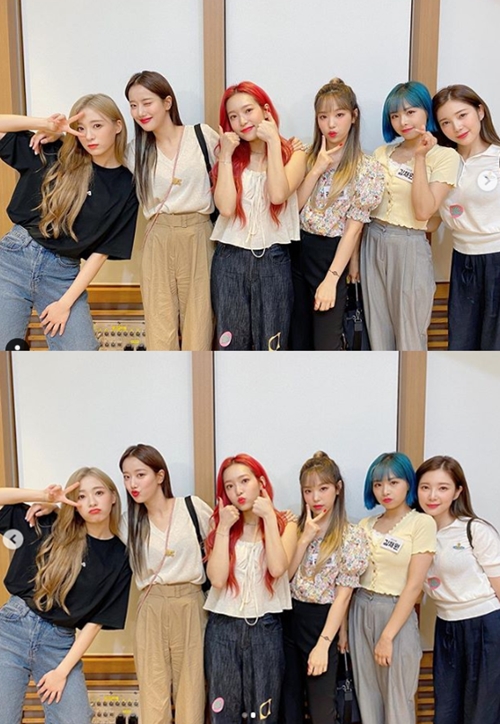 Group April promoted the appearance of Idol Radio.On the afternoon of the 17th, April official Instagram said, Today, April and Happy Summer Nightstand.A moment later, at 9 oclock Idol Radio, I will meet with Voice Only # April #Yoon Chae-kyung # Kim Chae Won #Lee Na-eun #Yang Yena # Rachel # Lee Jinsol # IdolRadio .In the public photo, April is smiling at the camera with various poses.The beauty that steadily rises gives the admiration of the viewers.Meanwhile, April recently released Summer special single Hello Summer.