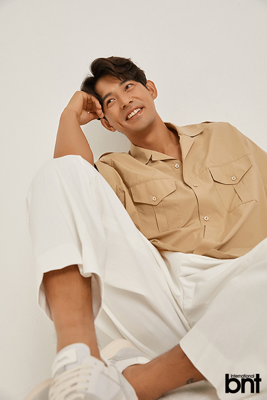 Actor Oh Ji-ho has been released.Oh Ji-ho, who is called David of Korea thanks to his distinctive features, showed a soft and gentle mood with a hollow dimples in this bnt photo shoot, and showed the charm of intense and chic azafatal with a luxury physical.Oh Ji-ho, who is busy with the films coming out in turn in the second half of this year, said, The movie Presner, which was filmed in the first half of this year, was released in July and is promoting Taebaek Kwon, which is about to be released on August 20th.I was able to promote the movie while taking pictures with the bnt.I am a former detective and I will go to prison for murder in order to revenge the real criminal who killed my wife.In it, a secret league is unfolding like a UFC game, and eight people including me are fighting.  Frisner seems to have been made realistic by the sum of the actors, but it is made up of action that the martial arts director catches the megaphone and actually hits and hits.So, in the middle of the filming, the actors were taken to the emergency room with bruises. However, Frizner, which has not been successful due to the overlapping of Corona 19 and the opening time.Its a shame that the actual audience through the theater is not long ago, but its fortunate that the results are coming out well, with Frisner coming in third in IPTV and VOD markets, he said.Taebaek Kwon, which will be released on August 20, is also an action film, and his desire to dream of a Jusungchi movie has been achieved.I, a Taebaek-kwon tradition, go down fast to find another successor, the death penalty (Jinsu), which is a subsistence comic action that takes place when I meet a woman (Bomi) and marriage her.It was made using Taebaek Mountain, Geumgang Mountain, and Baekdu Mountain, which are the three major mountain ranges in Korea, and these three moons will meet later and duel. I want you to pay attention to the action because it is a new and new martial arts movie, although the comic element is fun.We need to watch the charm of different martial arts forms with Baekdukwon and Bongsul, which are aggressive tigers, in harmony with nature, and Taebaekkwon, which is centered on defense like water.Because of the large number of romantic comedy, the action in the action is not known much, Oh Ji-ho. However, after marriage, the thirst for action was great.Many people dont know because they have been working as romantic comedy such as MBCs Fantasy Couple and My Sisters Queen, but they have been playing criminal roles for six to seven years, and have also dealt with many actions such as NIS agents, warriors, and mixed martial arts players.But after marriage, the action work did not come in well.I started making myself this year because I wanted to do something, but by coincidence, two action films came in a row and I was able to cool my thirst, he smiled.I did not exercise well when I started shooting, but I went to the gym every day on my day off.It was a routine to exercise aerobic exercise in the morning, exercise muscle exercise in the afternoon, and exercise aerobic exercise again before bed.I have made a good body for a long time, so I am sorry and sorry that the filming is over. The diet is the most important because the completion of the diet is to eat, he said. It is not to finish exercise but to eat.I ate only chicken breast for about 5 months, but the first month was hard.But as time went by, I adapted, and action films made a lot of effort because they needed visual elements and were important. Oh Ji-hos acting career is 22 years. When asked about the most confident part of the Acting, he said, Comic and action is confident.I love the humanistic genre itself, which is affectionate to comedy but gives laughter and impression to the public.Im always trying to work hard because I have a desire to show action really nice, he said.I had no slump during the activity, but I had been on a break for about ten months after marriage, Oh Ji-ho said.But I thought it was crazy because I did not do anything for a long time, and I felt a sense of crisis so I thought that I was forgotten by the public. When asked about the genre or role he wanted to challenge outside of romantic comedy and action genre to MBCs Fantasy Couple and KBS 2TVs Chuno, who were greatly loved for their impressive work, he expressed regret, saying, I wanted to challenge the villain once, but the producers did not call me.When asked about the change before and after marriage to him who had a happy family six years ago, he said, When you are asked about marriage to juniors who are marriage age, it is good to marriage.Before marriage, I was Acting or playing and now I think Ive got a family and Ive become much more responsible.I also heard that I was more interested in Acting and that I was better at Acting as I worked hard. I asked what the reaction of the family was to the new and serious appearance of the husband and father through the CRT and the screen. I was embarrassed and did not show my family well, but this time I invited my family to the Taebaek Kwon media preview.I often heard the compliments to people around me sound like encouragement or comfort, but the message that my wife first received was strangely good, he confessed.My first daughter, Seo-hee, knows that my father is an actor and I like it very much.I never saw if I was upset because I was always beaten in the role of KBS2 Why, Pung Sang, but I always liked and looked after it with a smile on the neat image of MBC There is no twice.I think I should play a more pleasant role because of my daughter. Oh Ji-ho asked if he often talked about his wife and work. I do not share it specially, but when the script comes out, I read each other and share my thoughts.If she is against it, she will choose to act because of her desire as an actor, he said, adding, I will choose to act because of her desire as an actor.When he was over the age of the misfortune, he asked him how to show his incredible admiration appearance. I do not know the secret, but I think he is young when he is doing things related to the media.I have been looking at my face from place to place for 20 years, and I do not know my age because of my familiarity. emigration site