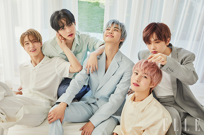 Fashion media Elle unveils NCT DREAMs first Beauty pictorialThis photo, which was held in commemoration of NCT DREAMs becoming a beauty brand muse, is the concept of To My Girlfriend, featuring five members in colorful colors (Ji Sung - Chenle - Jae Min - Jeno - Runjun).At the first Beauty photo shoot after his debut, NCT DREAM painted a sweet and romantic figure with five colors without any awkward colors.In an interview that followed shortly after the filming, NCT DREAM revealed its impression that it is too novel and fun because it is the first Beauty photo shoot, and revealed its unique bright and positive energy by introducing its own know-how to shoot the shooting concept Mens Jail.NCT DREAMs picture can be seen in the September issue of Elle published in the middle of this month.Photo: Elle