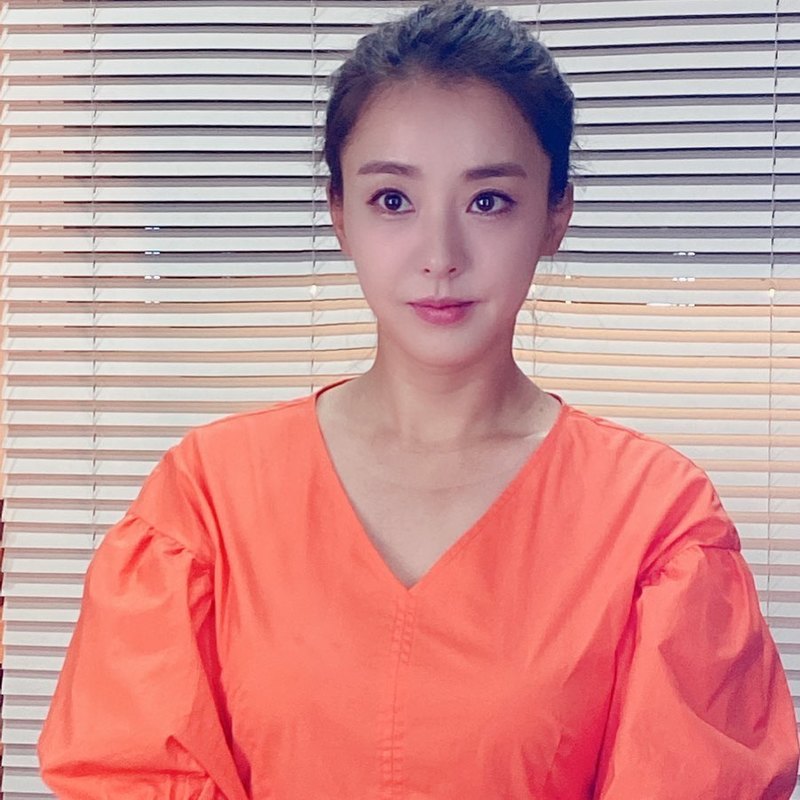 Actor Park Eun-hye shares routinePark Eun-hye uploaded a picture to his Instagram on August 20 with the phrase Today is the day to shootPark Eun-hye in the photo shows off her beautiful looks in a blouse.Park Eun-hye added, Im heavy-hearted with COVID-19 these days, but try hard and get through it again, well get through it again, everybody, get on with it.