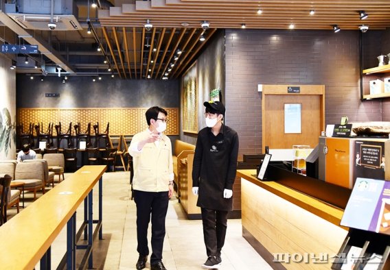 시장커피숍 이미지