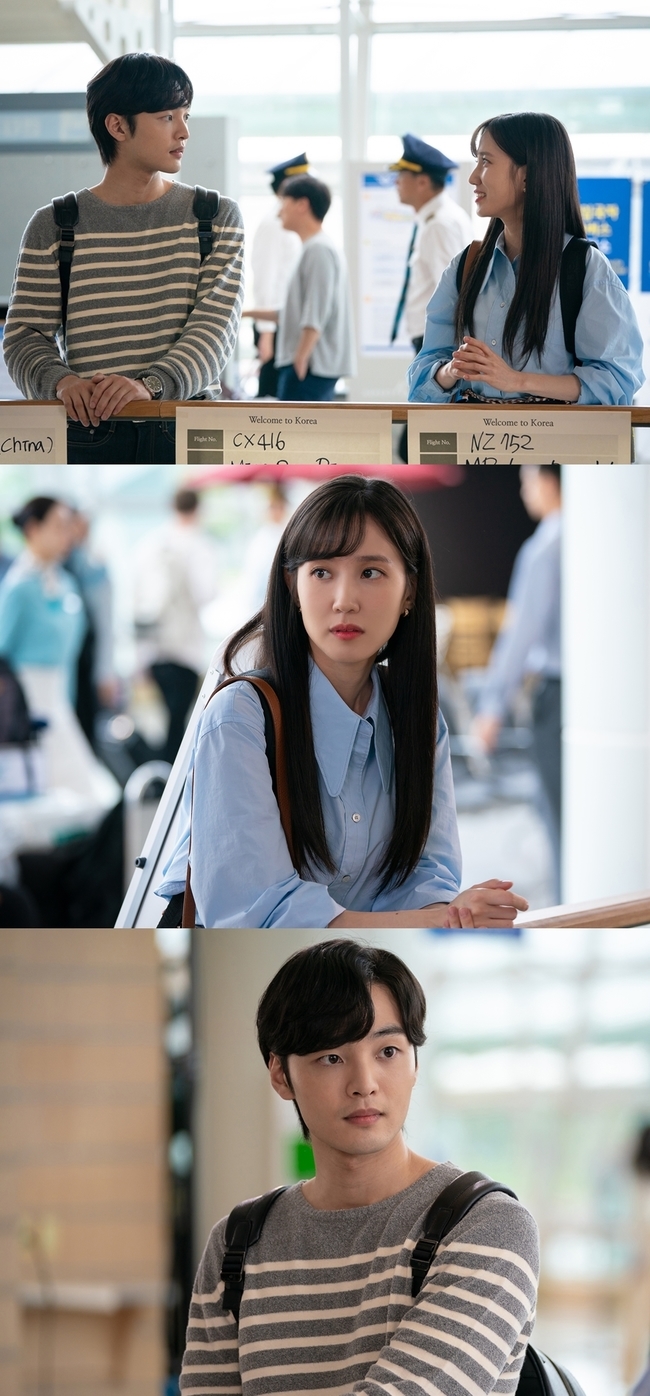 A curious connection between Park Eun-bin and Kim Min-jae has been captured.Do you like SBS New Moonhwa Drama Brahms which is broadcasted on August 31st? (playplaywright Ryuborg/directed Cho Young-min) draws a story about the breathtaking dreams and love of The Classic music students on the twenty-nine boundary.Do you like Brahms? Is attracting attention as a combination of Park Eun-bin and Kim Min-jae, two mainstream actors.Park Eun-bin is a late-stage music student who majored in violin, and Kim Min-jae predicted the transformation into a world pianist Park Jun-young.Park Eun-bin and Kim Min-jaes meeting has led to a response that the picture is similar, such as a good impression and a dimpled smile, before the broadcast, raising expectations for Chemie in the drama.Do you like Brahms? The production team unveiled a meeting to announce the beginning of the strange relationship between Park Eun-bin and Kim Min-jae ahead of the first broadcast on the 26th.Park Eun-bin and Kim Min-jae in the public photos seem to have come across each other at the airport, and the two people who are aware of each other are experiencing an awkward feeling.Standing side by side on the entry fence, the pair are looking at each other with a little distance.The two people who laugh shyly when their eyes meet, create a thrill that makes the hearts of the viewers tickle.This screen also focuses attention on the screen that made a deep impression in the pre-release third teaser video.Park Eun-bin, who asked Kim Min-jae, Brahms ... Do you like it?, was also in touch with the title of Drama, which stimulated the interest of viewers.Do you like Brahms? Is a motif of the story of Brahms, a lifelong unrequited musician, Clara, a close friend of Schumann, who foresaw the narrative full of the Classic sensibility.Liu Bori, who wrote the book, said, Song and Jun-young talk about the relationship between Brahms - Schumann - Clara. This conversation is also everything in this Drama.I hope you will join the world that this drama draws, and it is also an invitation to viewers. In this scene, I wondered what kind of conversation and acting Park Eun-bin and Kim Min-jae will show.emigration site