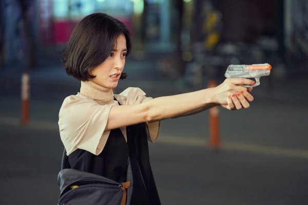 Kim Hyun-jung (the brilliant empire of film history) is planning, and Keith Park Sung-hye is producing and raising womens power.The School Nurse Files, a news-stealing show that shows a youthful and special worldview, will be released worldwide on September 25th on Netflix only.