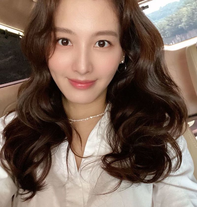 Singer and actor Kim Jae-kyung has revealed his current status.On August 27, Kim Jae-kyung posted two photos on his Instagram.Kim Jae-kyung, wearing a white costume in the public photo, is showing off her elegance charm.Kim Jae-kyungs vivid features and innocent beauty capture the Sight.The netizens who watched the photos responded It is really beautiful and It is the queen.Meanwhile, Kim Jae-kyung is filming the movie Simple Station.