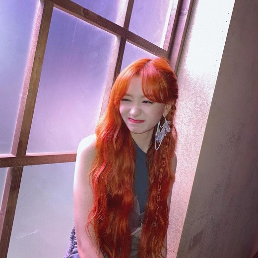Group Lovelyz member Ryu Su-jeong has reported on the latest.Ryu Su-jeong posted several photos on his Instagram on the 28th with a short Point of a battery manager brother.The photo shows Ryu Su-jeong sitting at the window and holding his eyes. He transformed into an orange hair and captivated his fan with his fresher beauty.Meanwhile, Lovelyz, which belongs to Ryu Su-jeong, will release the mini-7 album Unforgettable (UNFORGETTABLE) on September 1.