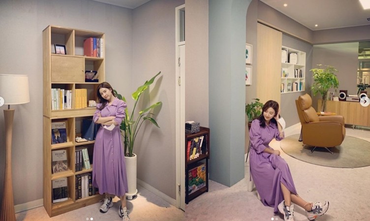 Actor Kim So-eun has been in the spotlight with a pure-hearted photo.Kim So-eun posted a picture on his Instagram on the 28th, Todays Feelings Yoon Bora Sea and posted it together.Kim So-eun in the photo poses with a running shoes matching the Number 1 (Lavender Mist) One Piece.Kim So-euns Number 1 (Lavender Mist) One Piece visual, which shows off her brilliant innocence with doll beauty, catches the eye by revealing the surroundings.On the other hand, Kim So-eun is appearing as the heroine Na Eun in MBC Everlon drama Love is annoying but I do not want to be lonely!